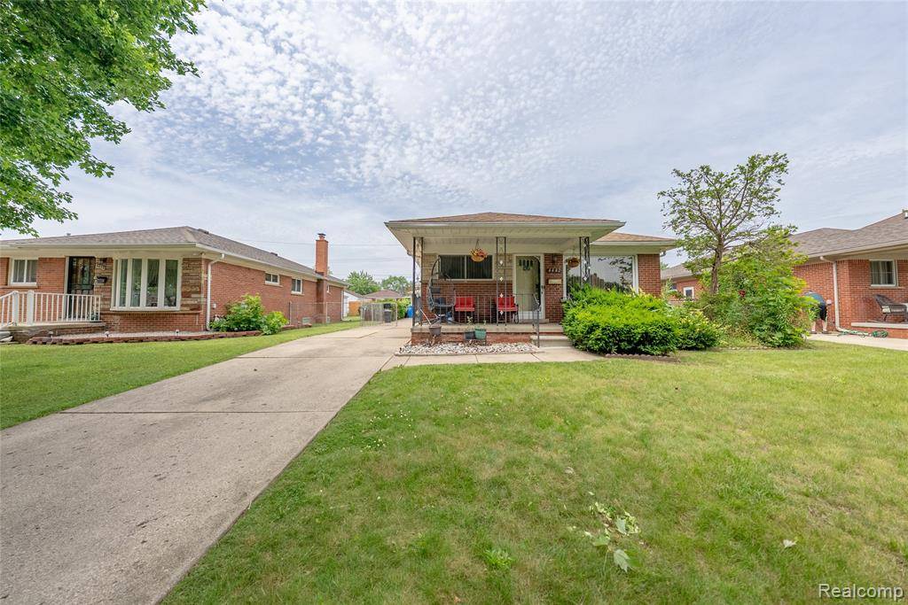 Dearborn Heights, MI 48125,4442 McKinley Street