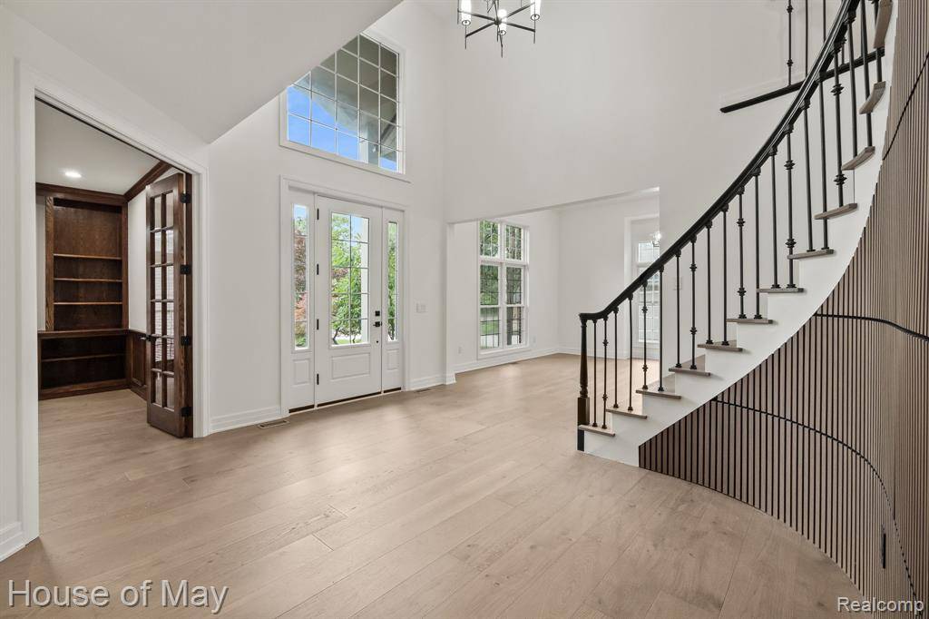 West Bloomfield, MI 48323,4743 S Ridge Drive
