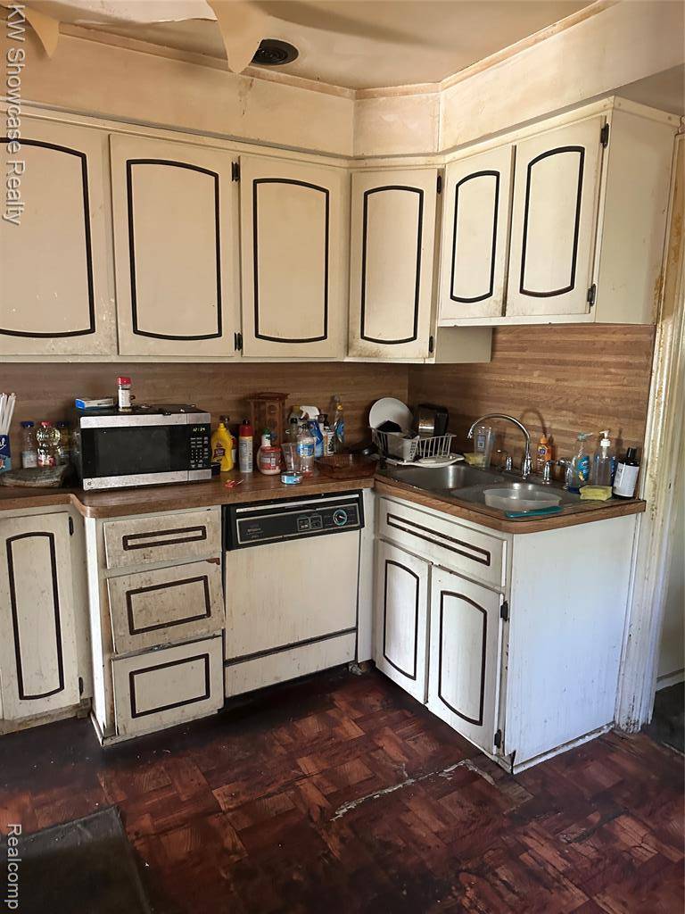 Detroit, MI 48228,9528 Westwood Street