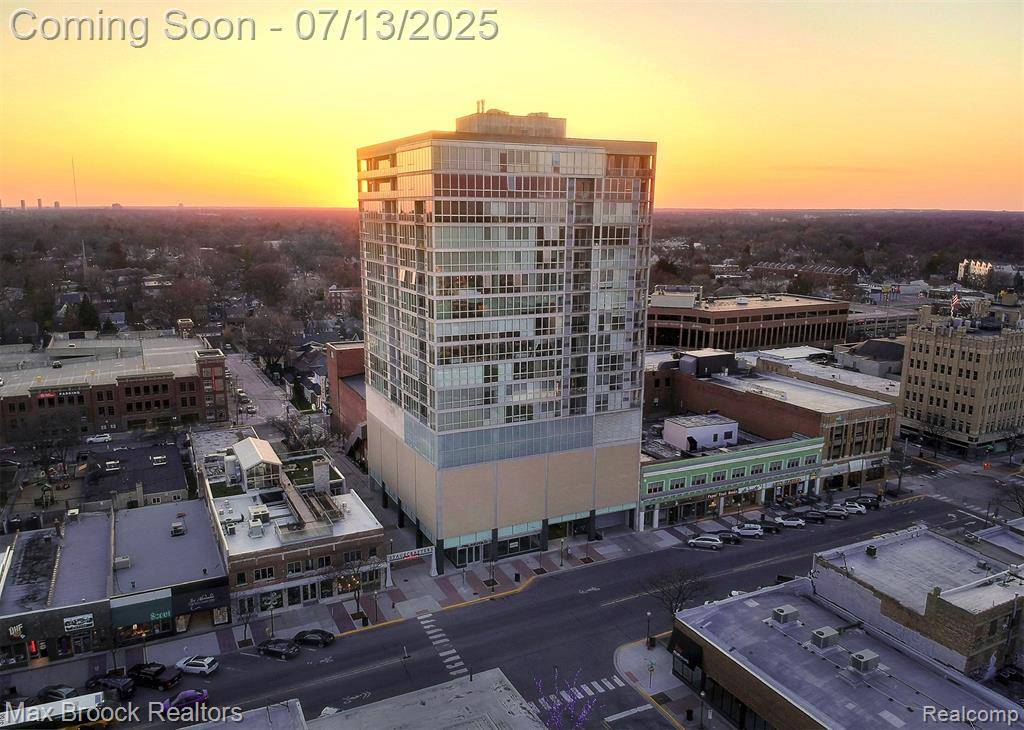 Royal Oak, MI 48067,432 S Washington Avenue