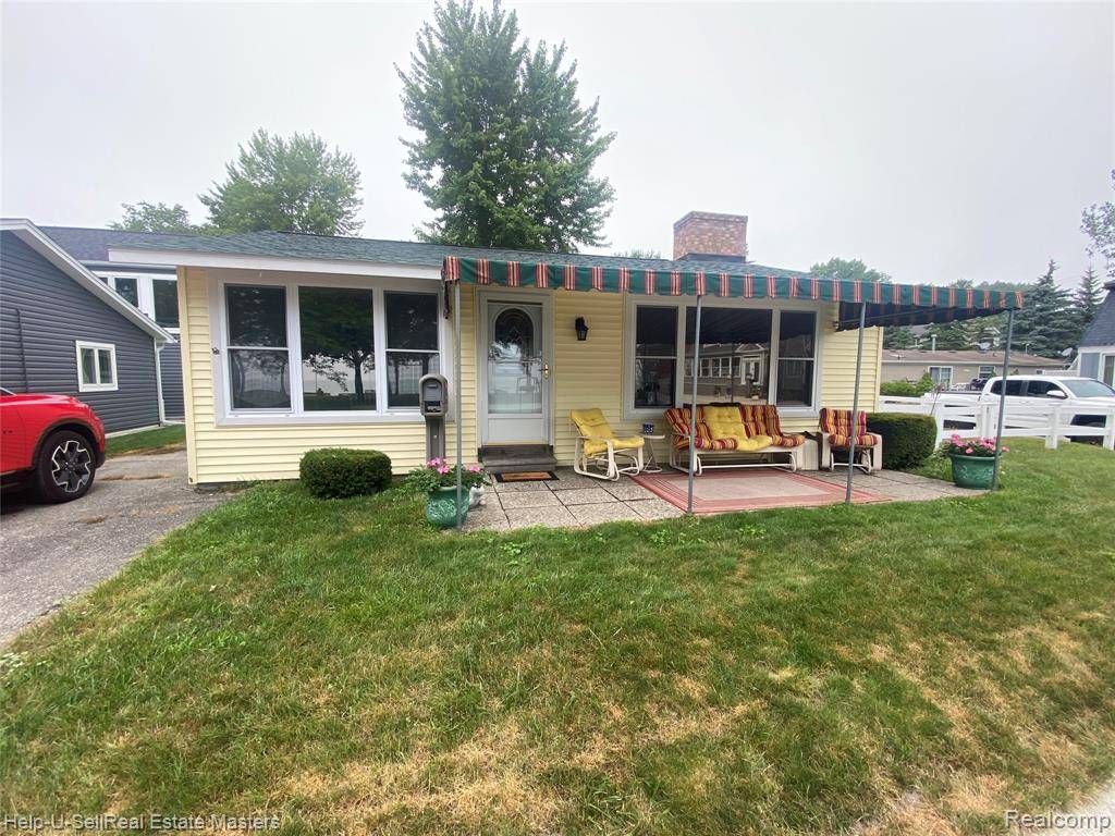 Fort Gratiot, MI 48059,5871 Manor Drive