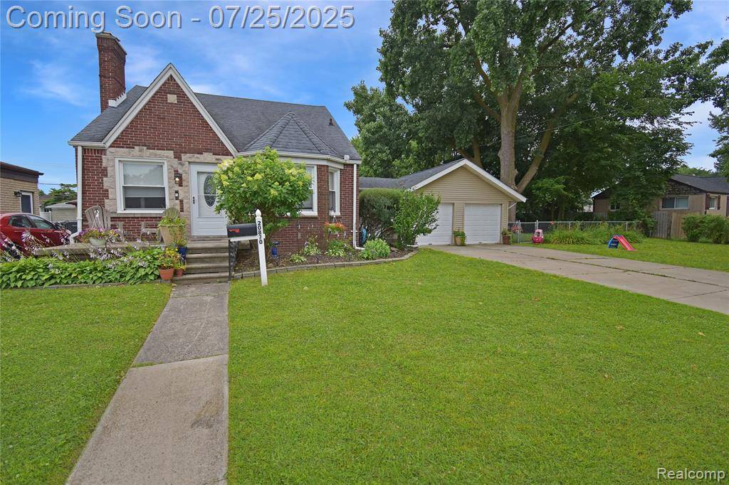 Saint Clair Shores, MI 48080,20870 Lange Street