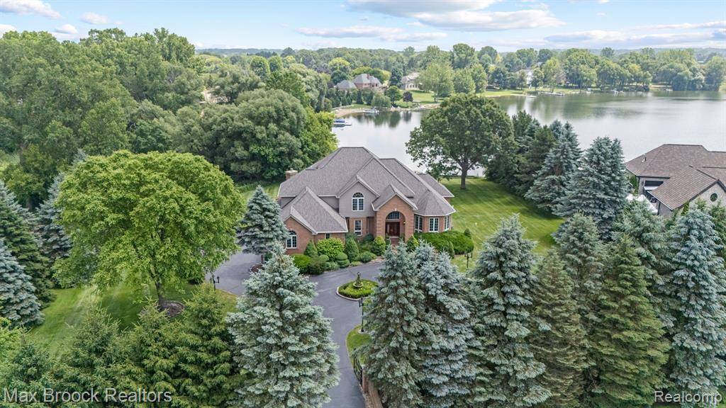 Clarkston, MI 48348,519 Hawksmoore Drive
