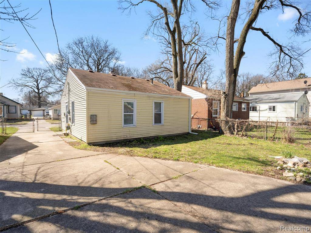 Hazel Park, MI 48030,1321 E Meyers Avenue