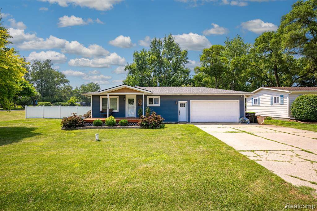 White Lake, MI 48383,5021 Lakeborn Drive