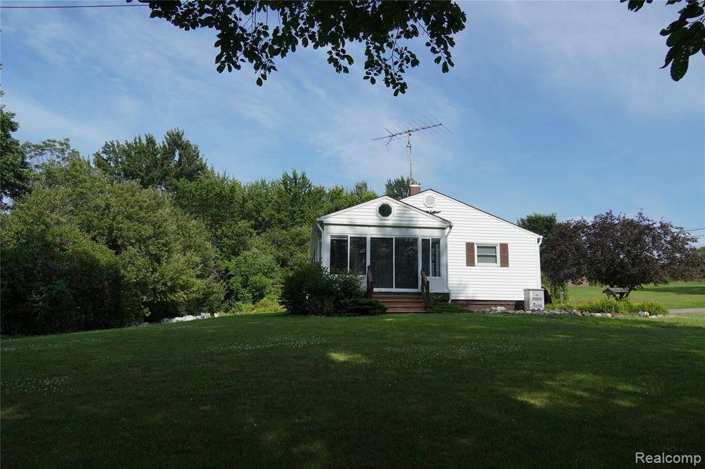 Lapeer, MI 48446,1295 Hadley Road