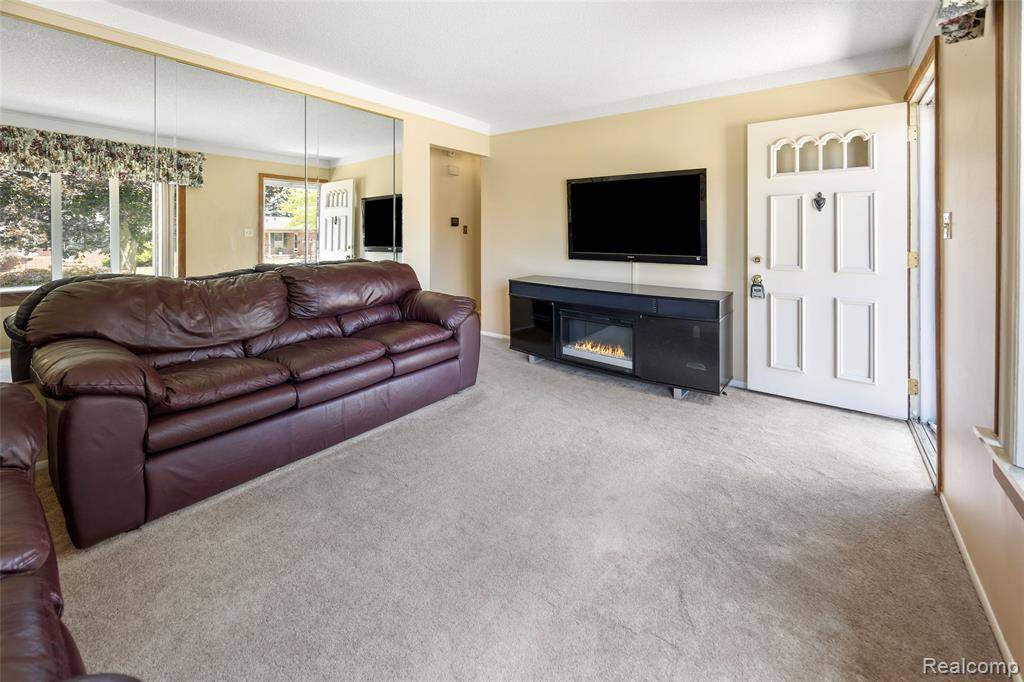 Allen Park, MI 48101,14715 Leblanc