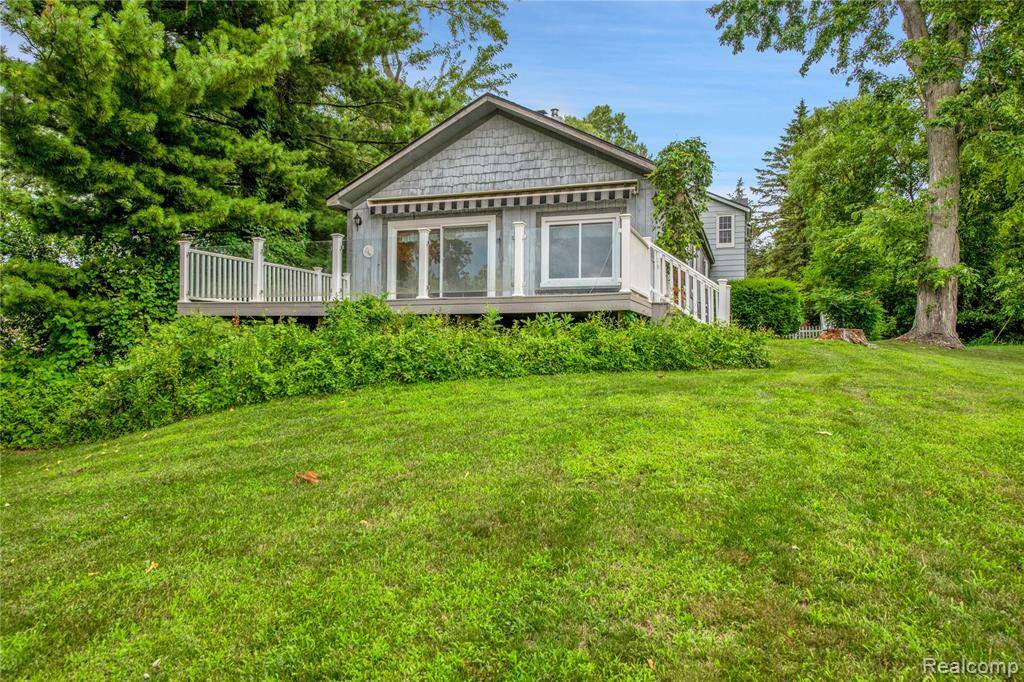 Commerce Twp, MI 48382,3870 Benstein Road