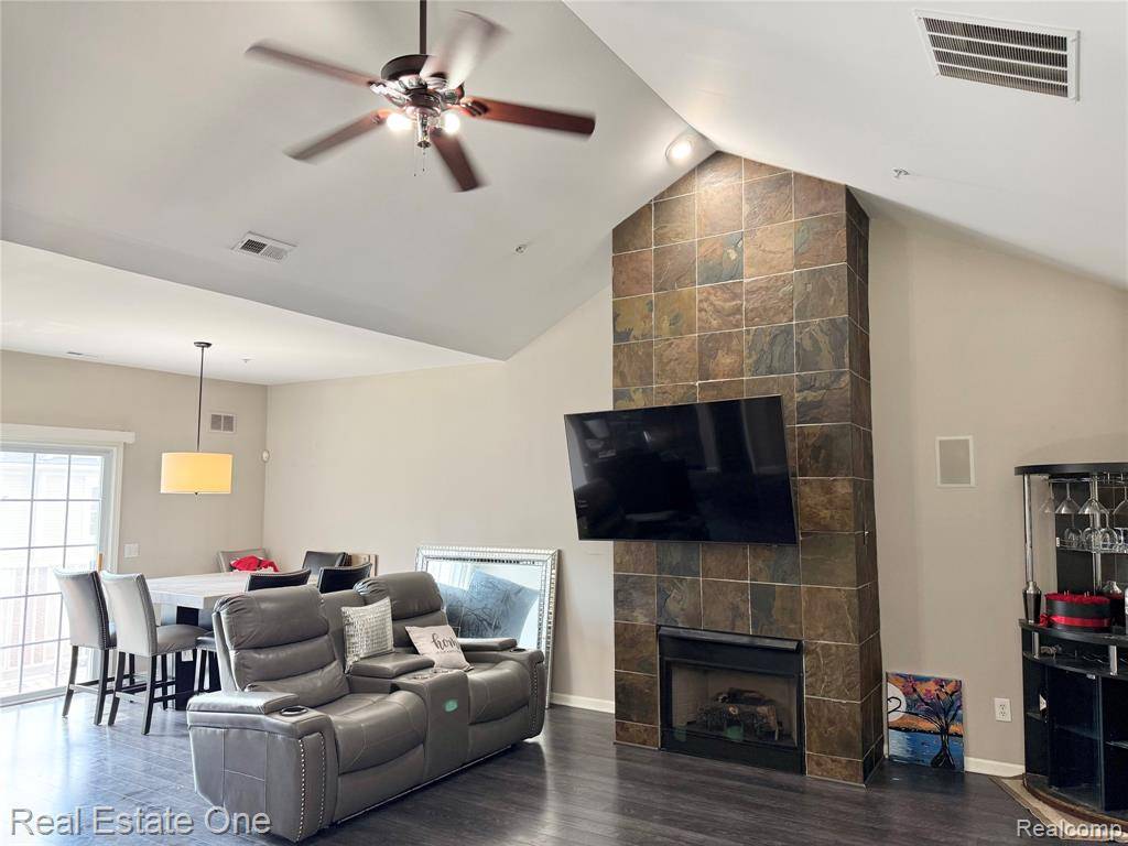 Novi, MI 48390,7211 Addington Drive