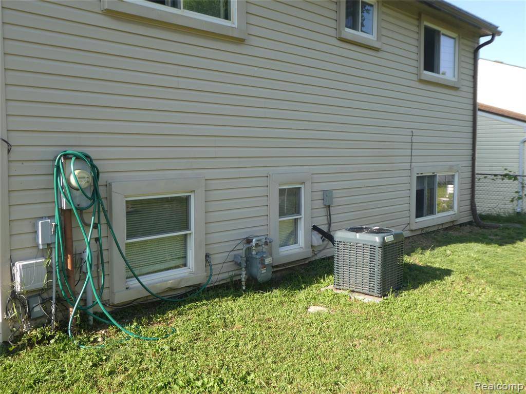 Westland, MI 48186,38695 Monmouth Street