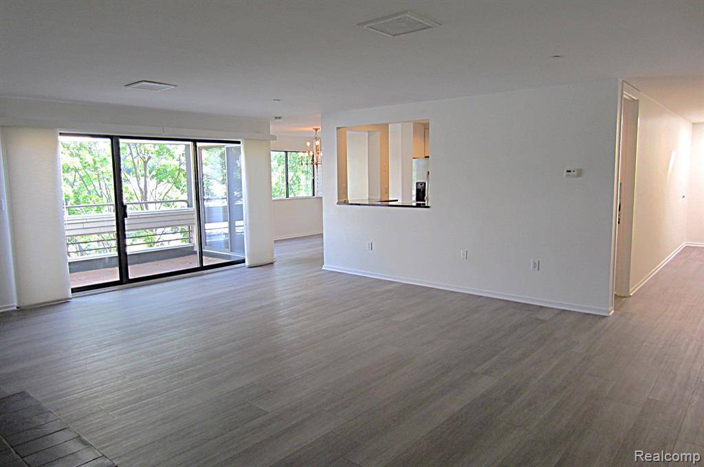 Birmingham, MI 48009,280 Daines St 400A