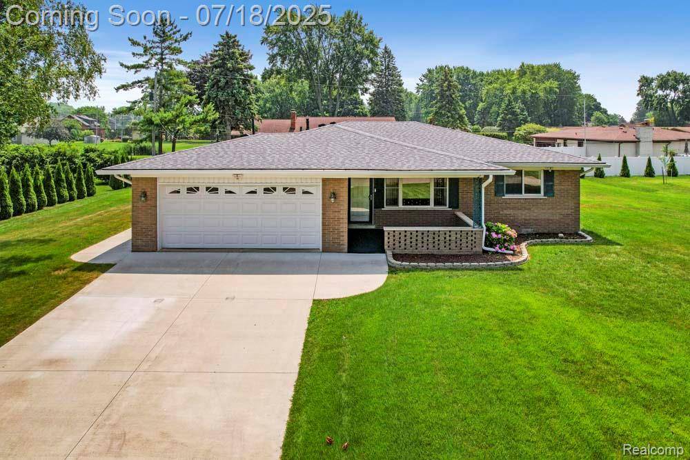 Macomb, MI 48044,18400 Dennis Court