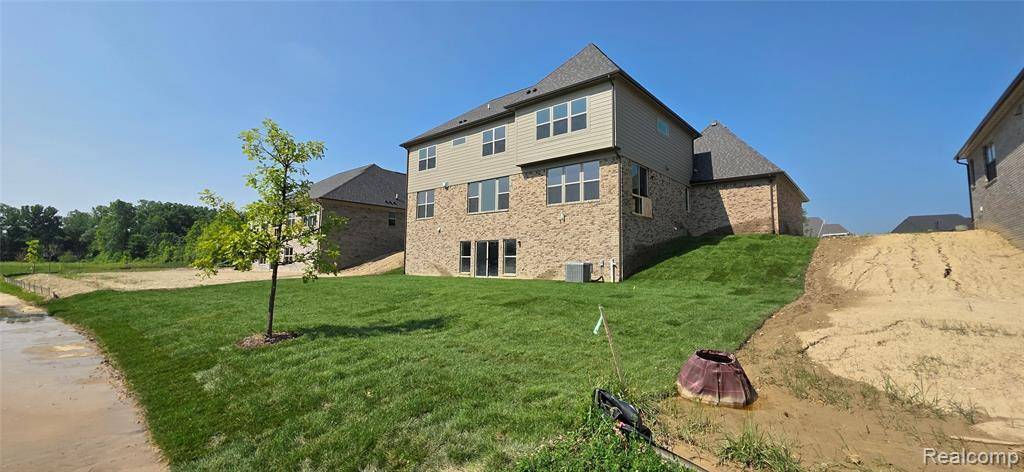 Macomb, MI 48315,55590 Laurel Oaks Lane