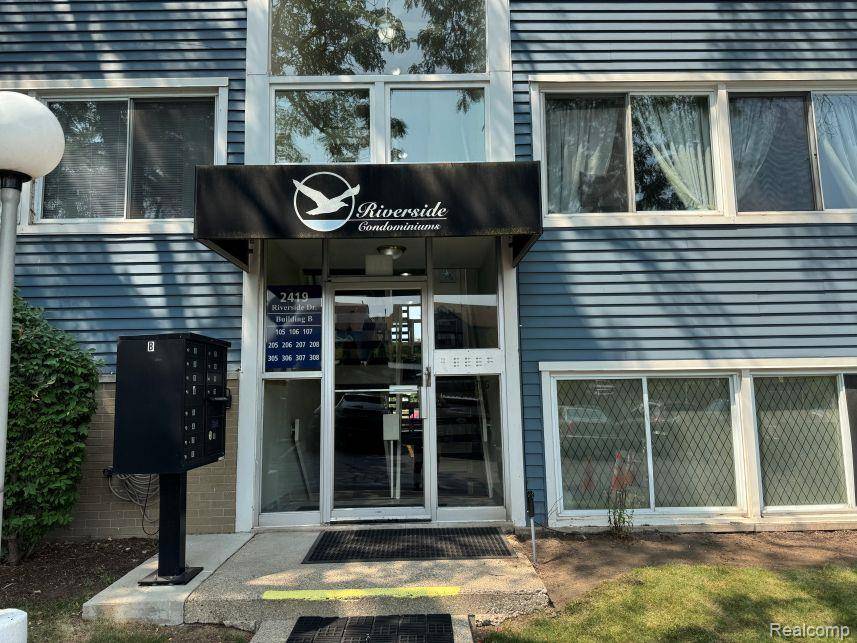 Trenton, MI 48183,2419 Riverside Drive