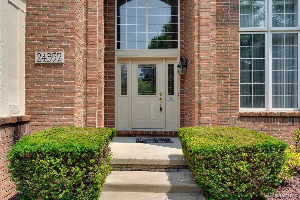 Novi, MI,24352 Cavendish W Avenue