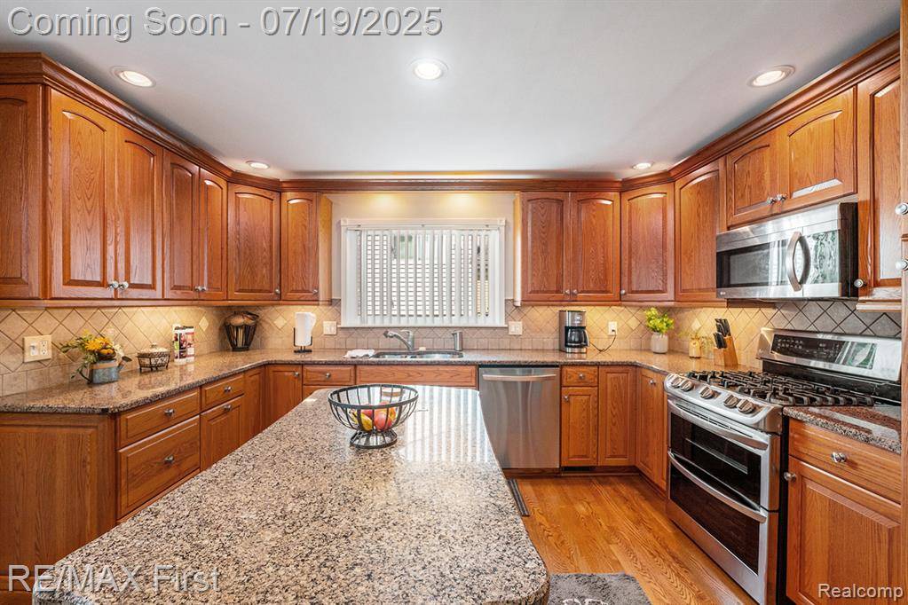 Sterling Heights, MI 48313,14348 Mary Grove Drive