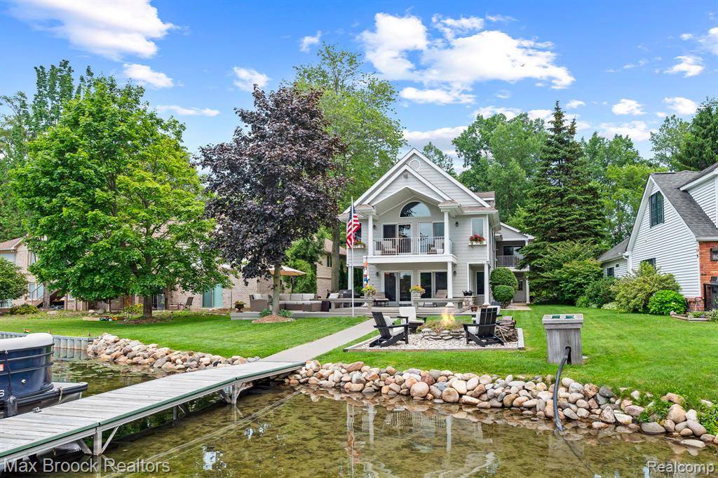 West Bloomfield, MI 48324,6847 Alden Drive
