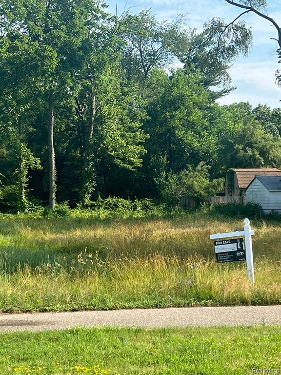 Southfield, MI 48033,23874 W. Nine Mile Rd Road