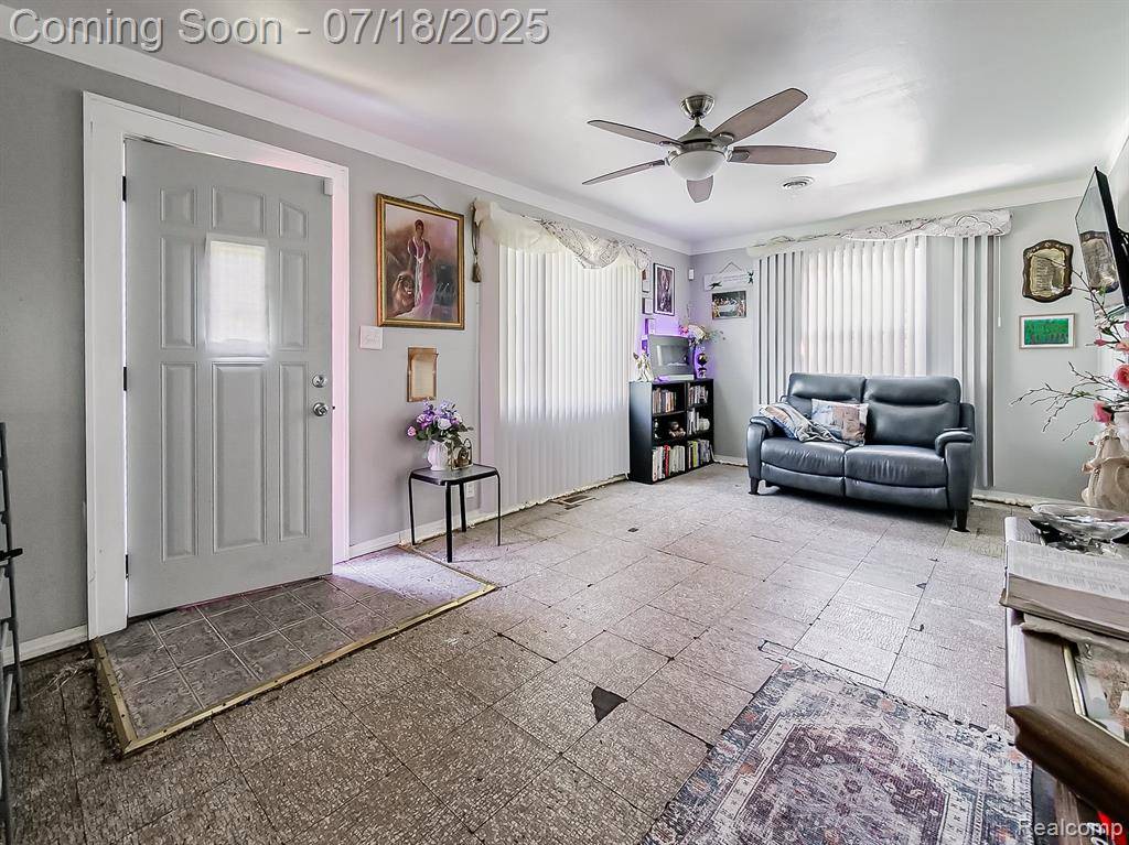 Livonia, MI 48150,9081 Hartel Street
