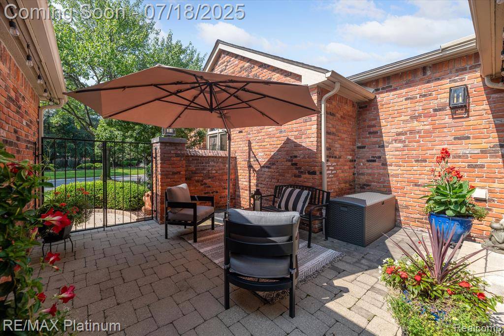 Bingham Farms, MI 48025,24030 Bingham Pointe Drive