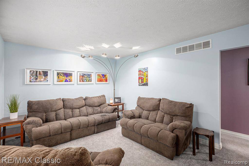 Sterling Heights, MI 48313,12442 N York Drive