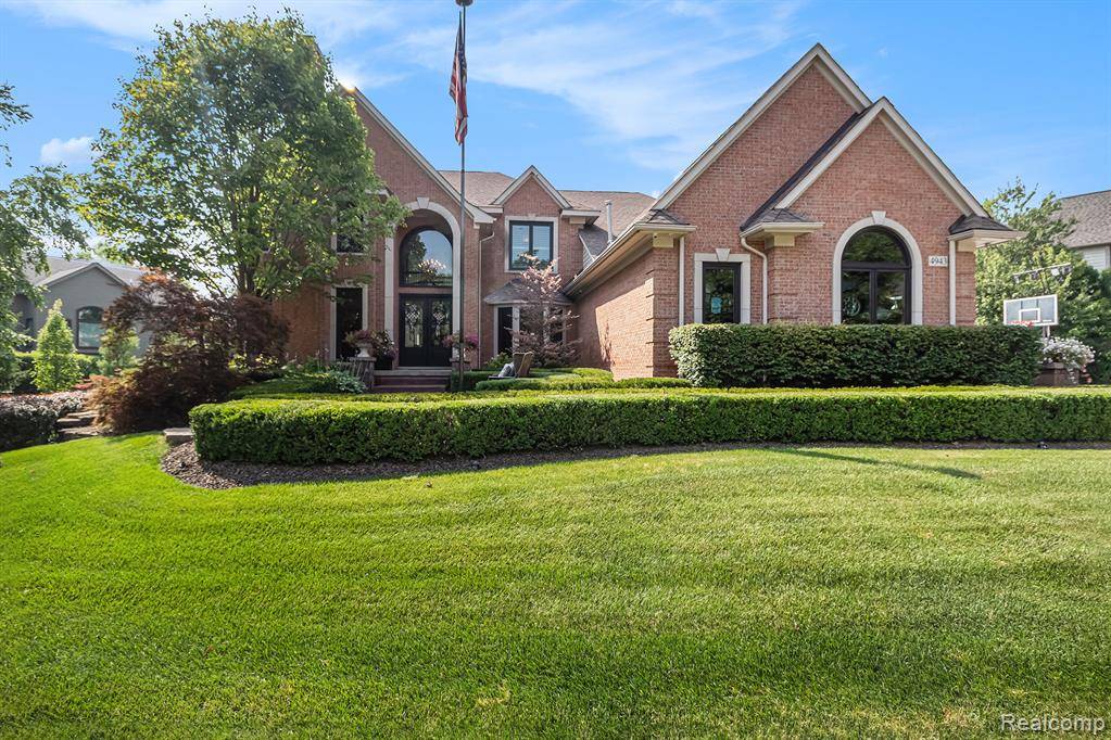 Commerce Twp, MI 48382,4943 Parkgate Drive