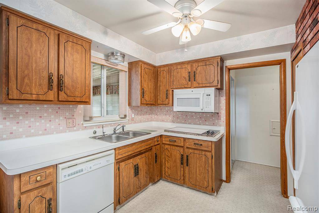 Warren, MI 48092,27565 Cosgrove Drive