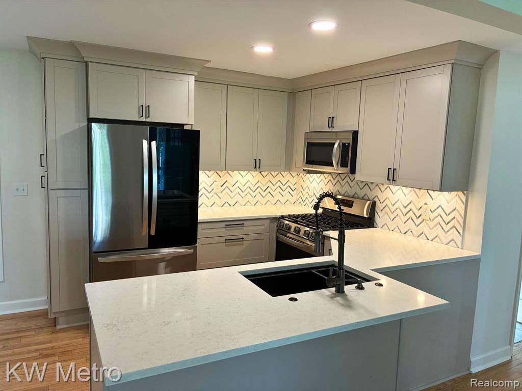 Waterford, MI 48329,3811 Maiden Street