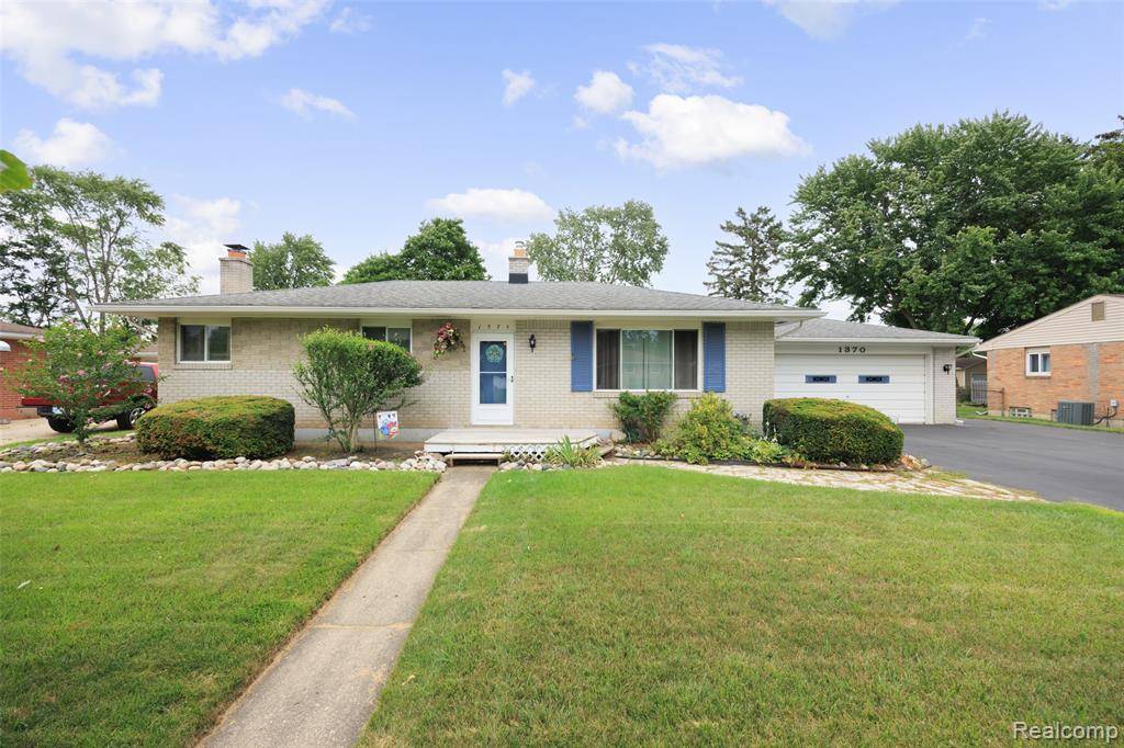 Waterford, MI 48327,1370 Dundee Drive