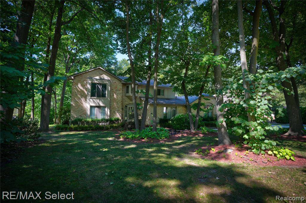 Grand Blanc, MI 48439,1320 Kings Carriage Road