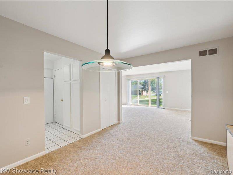 Farmington Hills, MI 48334,29606 Middlebelt