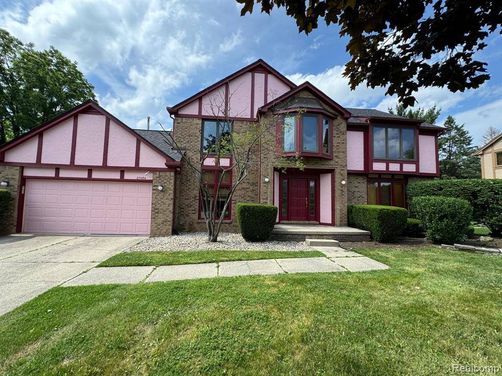 Farmington Hills, MI 48331,37486 Emerald Forest Drive