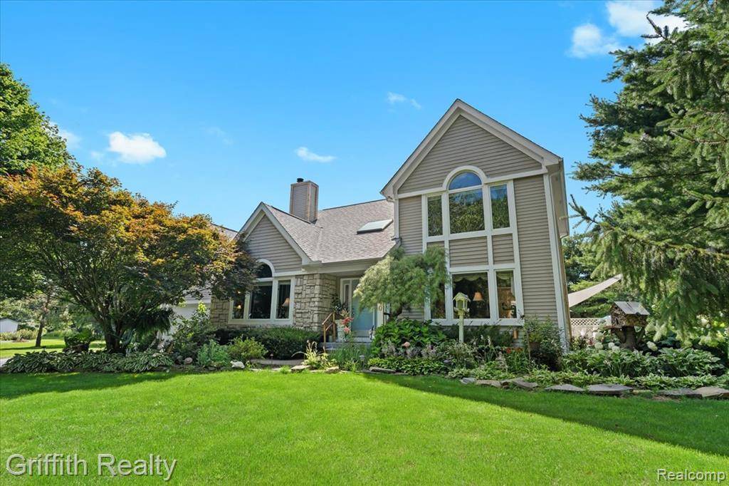 Pinckney, MI 48169,10940 Home Shore Drive