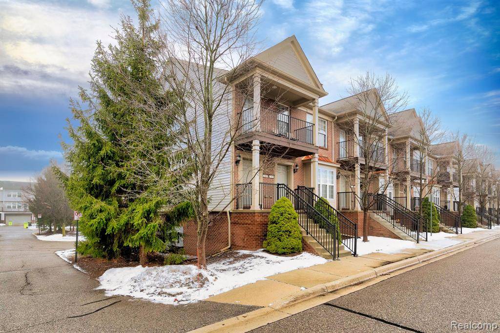 Novi, MI,27893 HOPKINS Drive