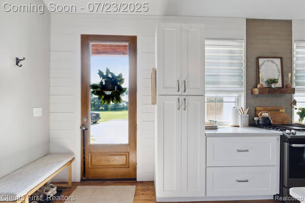 Fenton, MI 48430,6122 Hartland Road