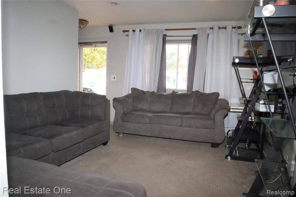 Warren, MI 48089,13144 Stamford Avenue