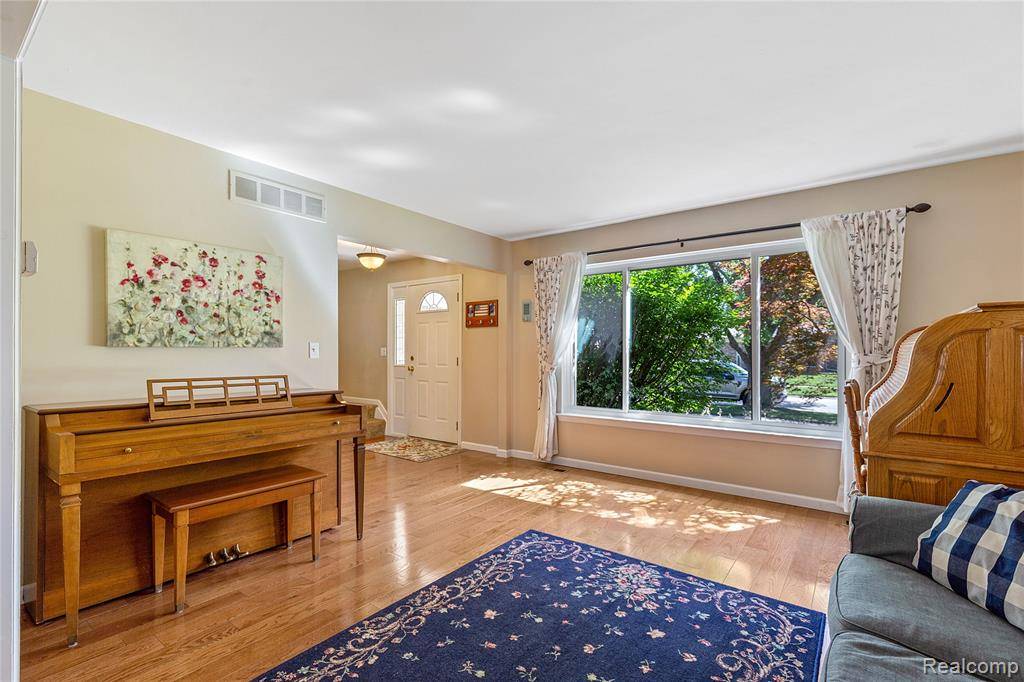 Canton, MI 48187,7406 Sussex Drive