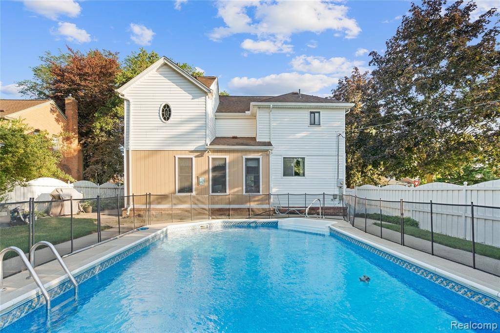 Wyandotte, MI 48192,1540 Davis Street