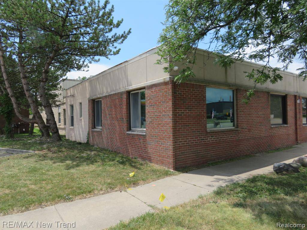 Livonia, MI 48152,31411 8 Mile Road