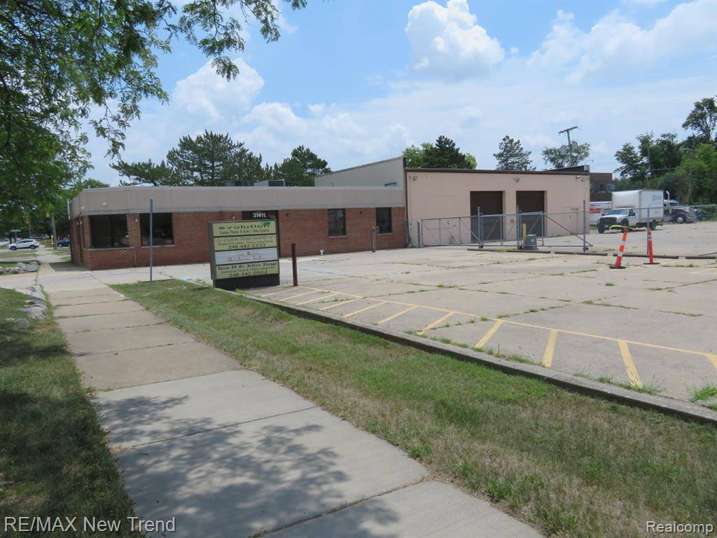 Livonia, MI 48152,31411 8 Mile Road