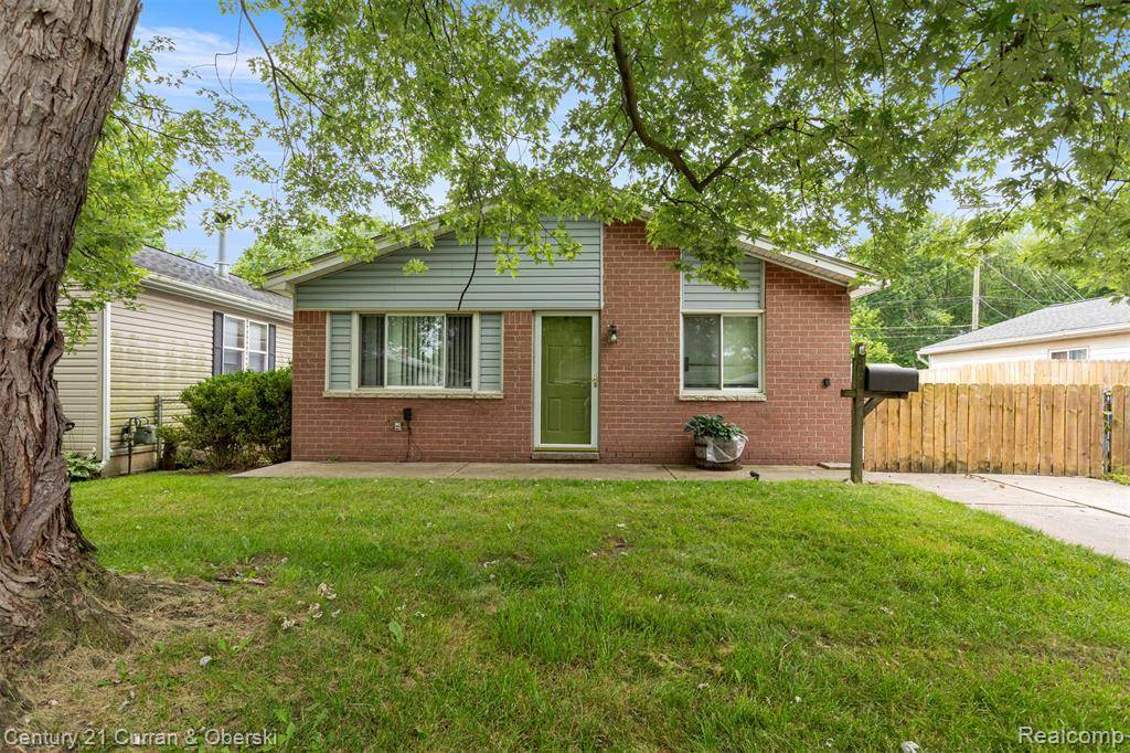 Dearborn Heights, MI 48125,4924 HAZEL Street