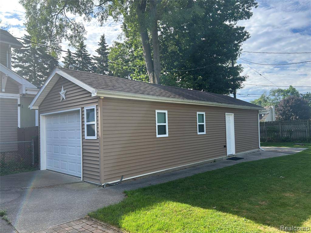 Mount Clemens, MI 48043,213 Robertson Street
