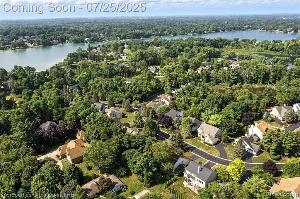 West Bloomfield, MI 48324,2680 Elizabeth Lane