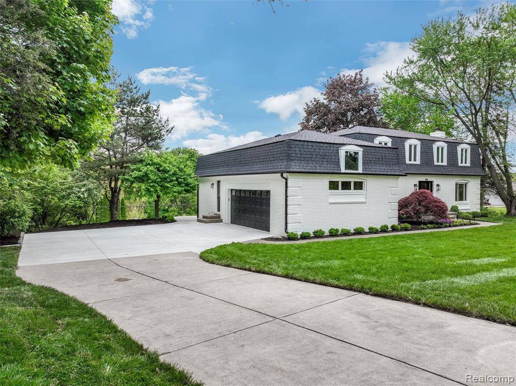 Rochester, MI 48309,941 Viewland Drive