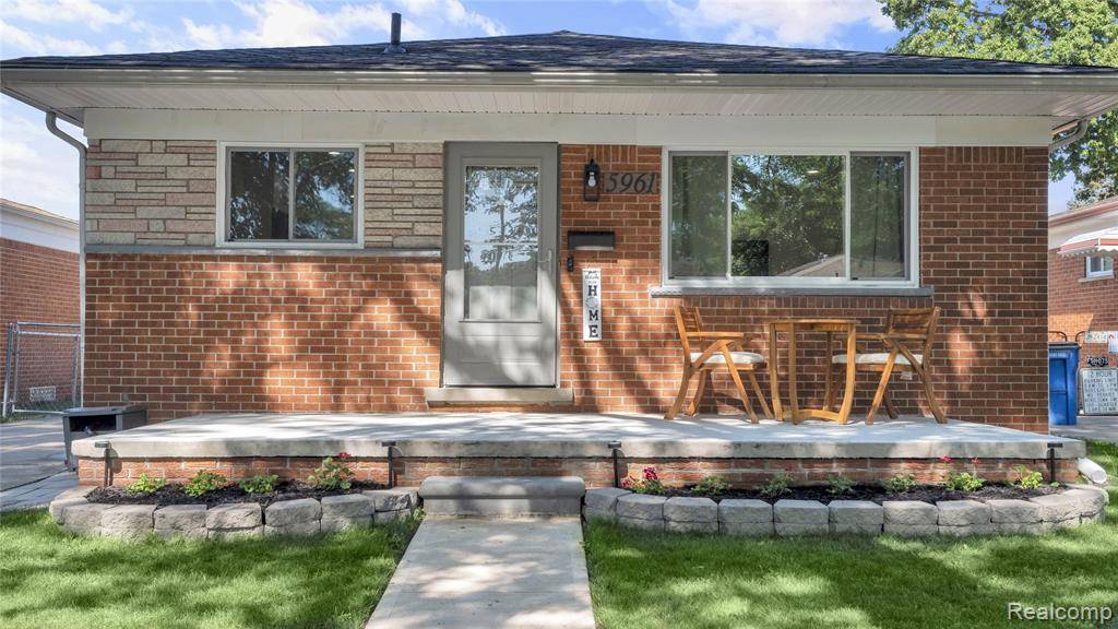 Dearborn Heights, MI 48127,5961 Centralia Street