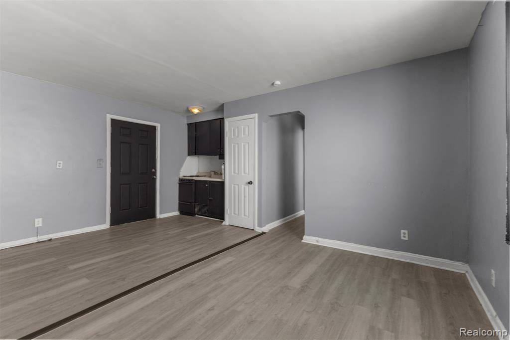 Lincoln Park, MI 48146,2070 FORT Street