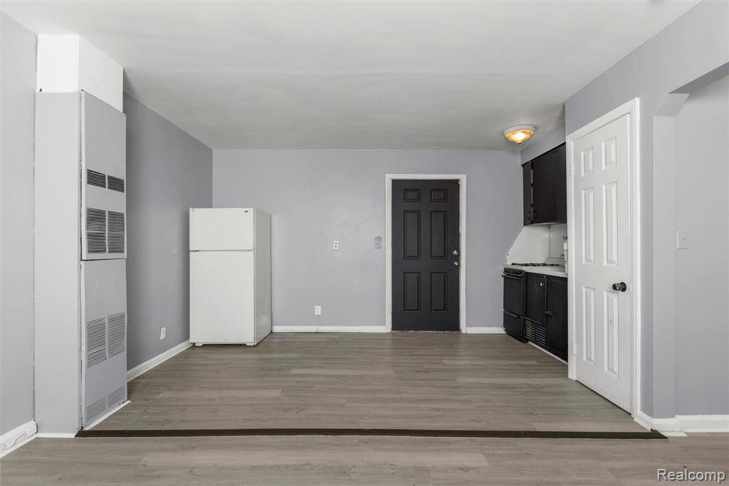 Lincoln Park, MI 48146,2070 FORT Street
