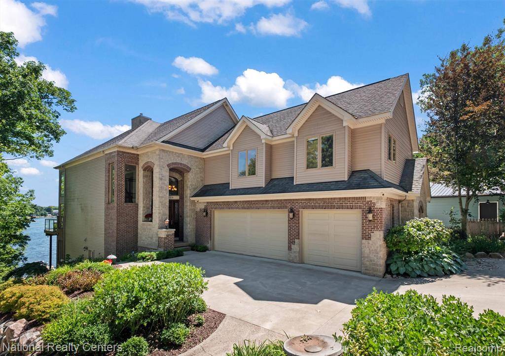 Goodrich Vlg, MI,5619 Lakeview Boulevard