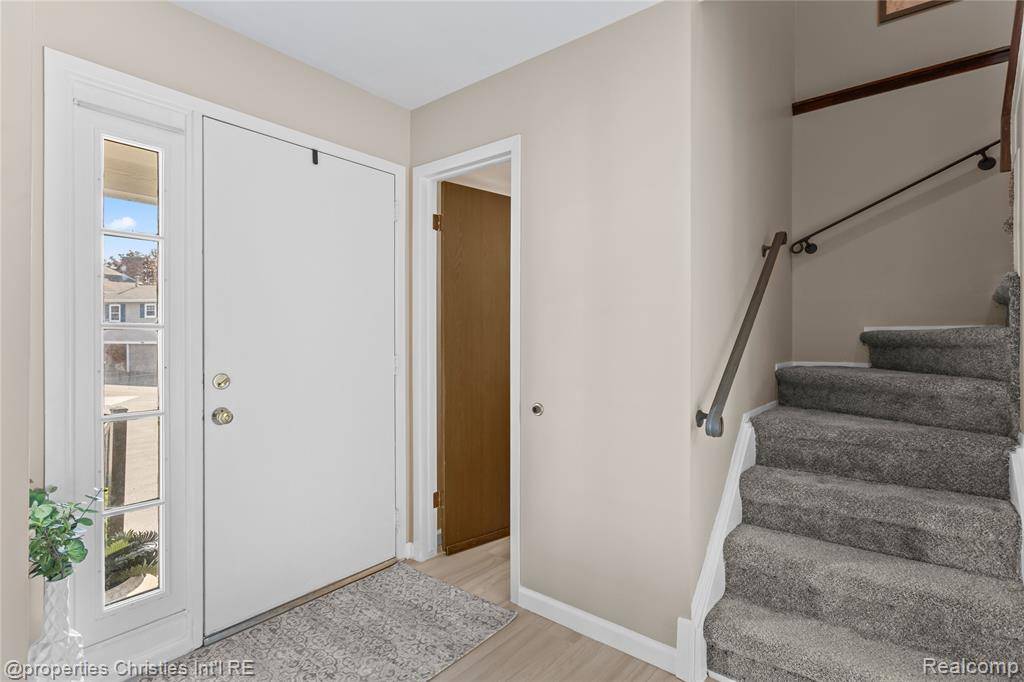 Northville, MI 48167,42127 GLADWIN Street