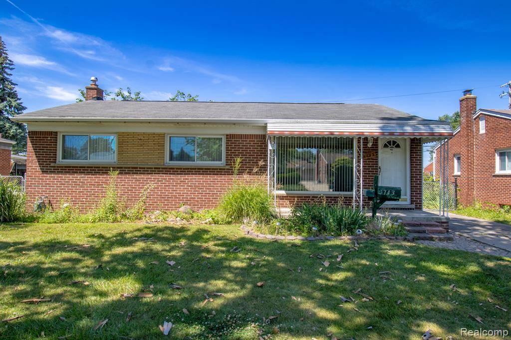 Dearborn Heights, MI 48127,5743 Plainfield Street